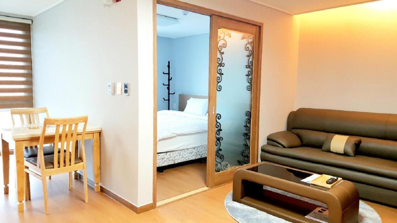 Residence Hotel K Okpo Geoje Buitenkant foto