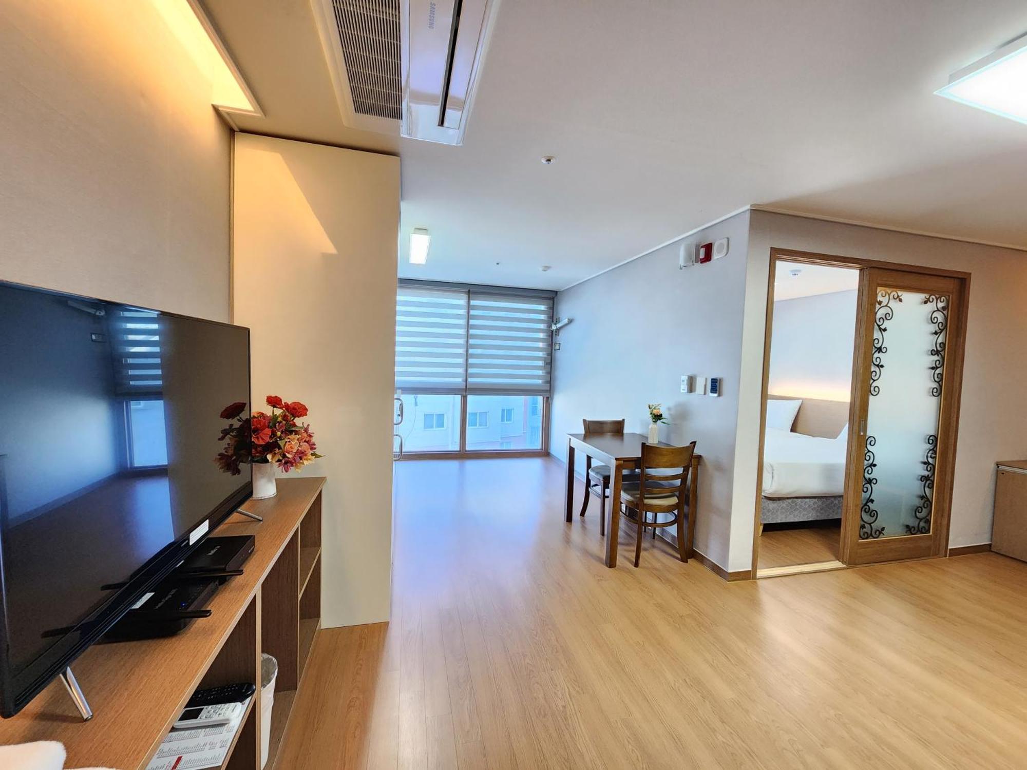 Residence Hotel K Okpo Geoje Buitenkant foto